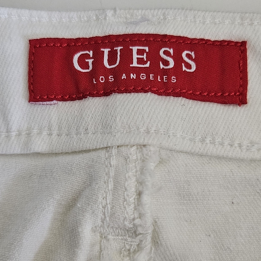 🌺Guess White Denim Shorts - Picture 4 of 5